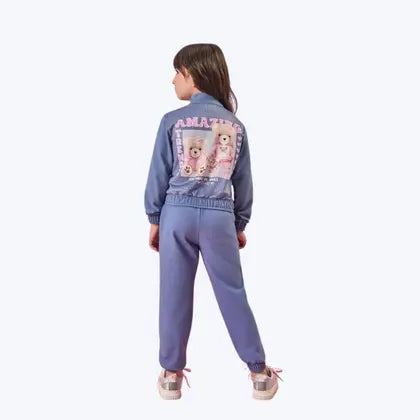 Conjunto Jaqueta Moletinho Estampa Costa Urso e Calça Jogger Molecotton Azul Jeans Infantil Menina Mundo Cinti